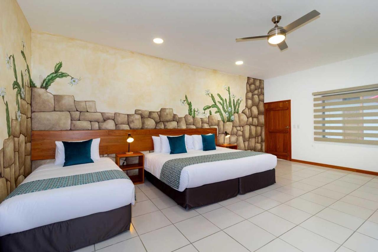 Plaza Luna Suites Puerto Ayora  Exterior photo