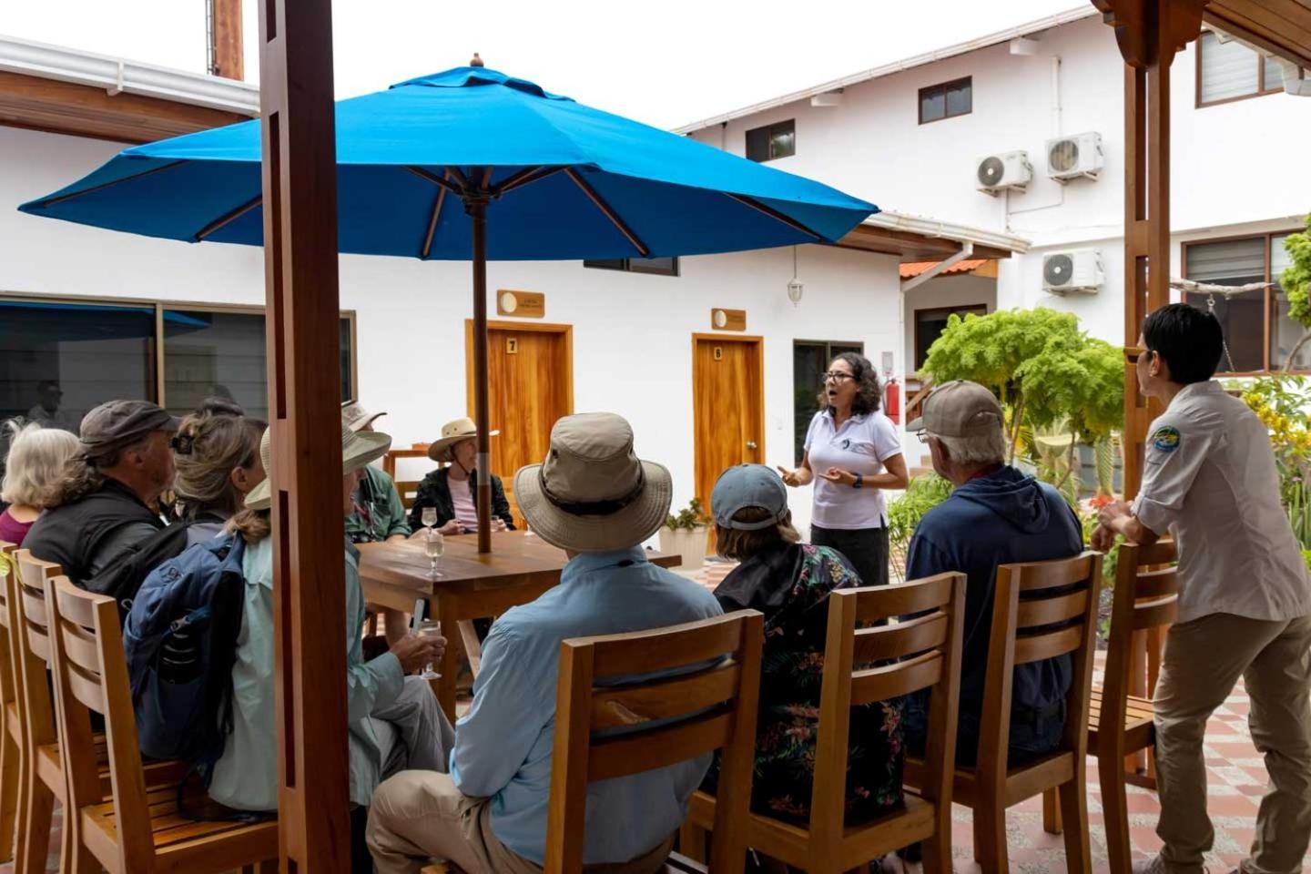 Plaza Luna Suites Puerto Ayora  Exterior photo