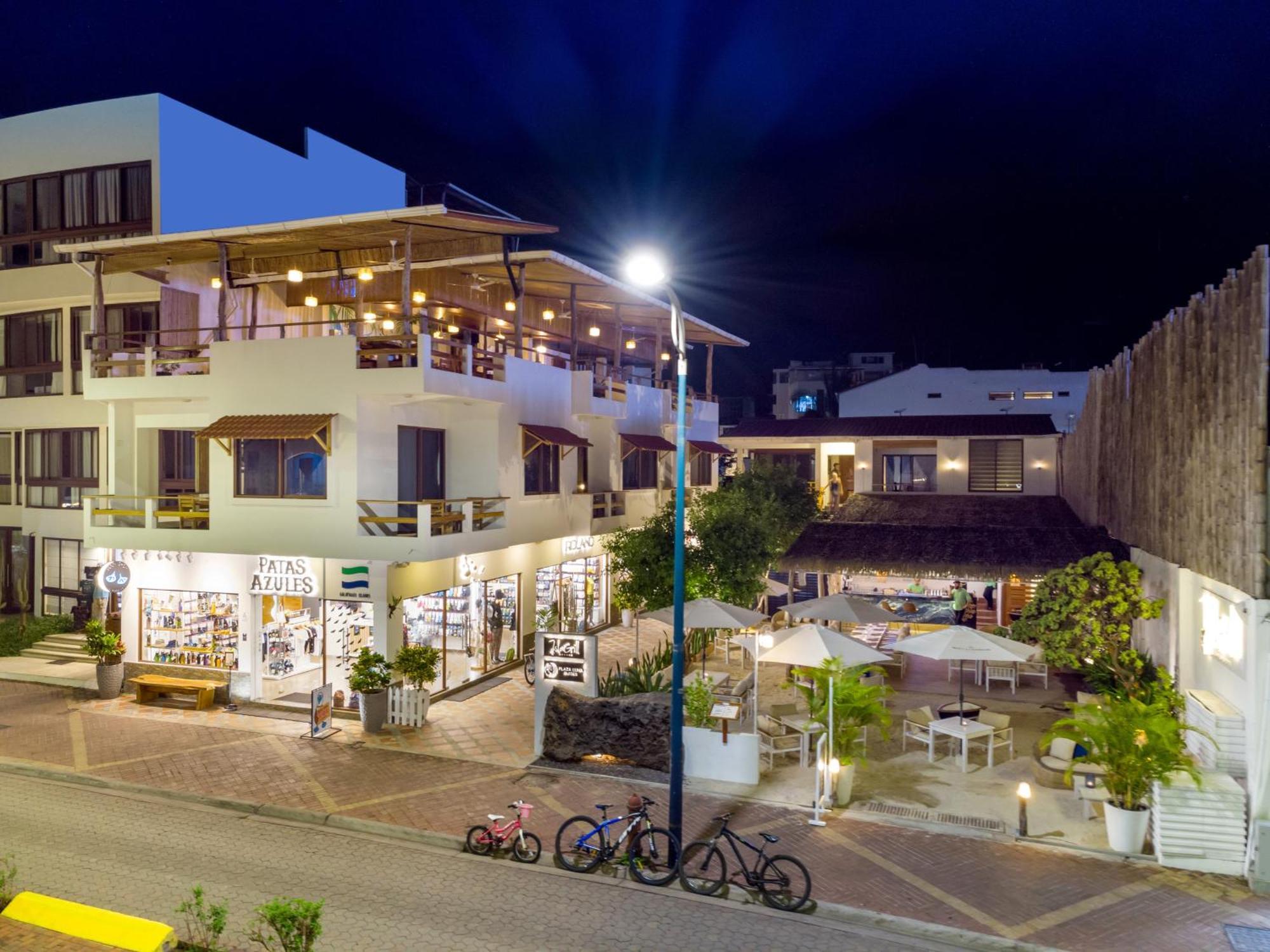 Plaza Luna Suites Puerto Ayora  Exterior photo